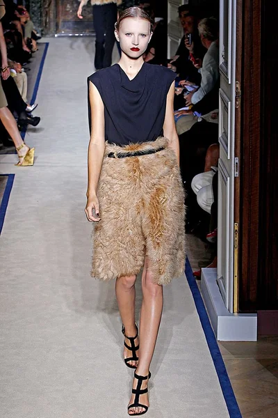 Look 28